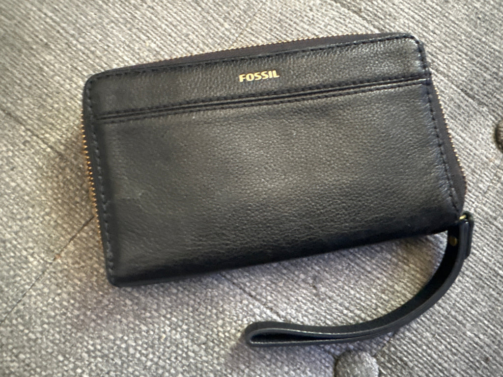 Fossil Tiegan Leather Clutch Wallet